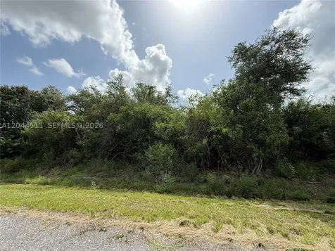 625 N Granja Street Clewiston FL 33440
