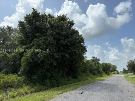 625 N Granja Street Clewiston FL 33440