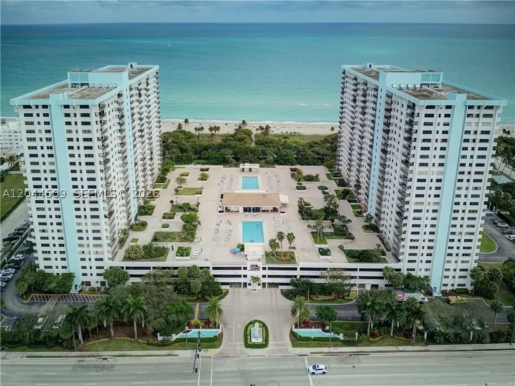 Hollywood FL 33019