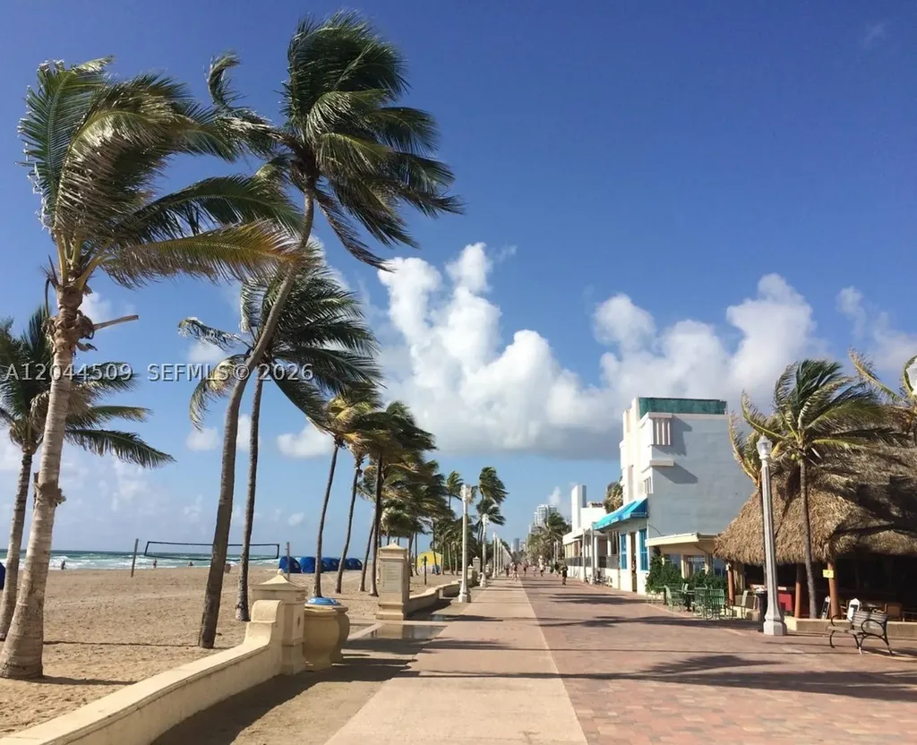 Hollywood FL 33019