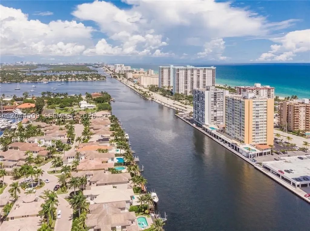 Hollywood FL 33019