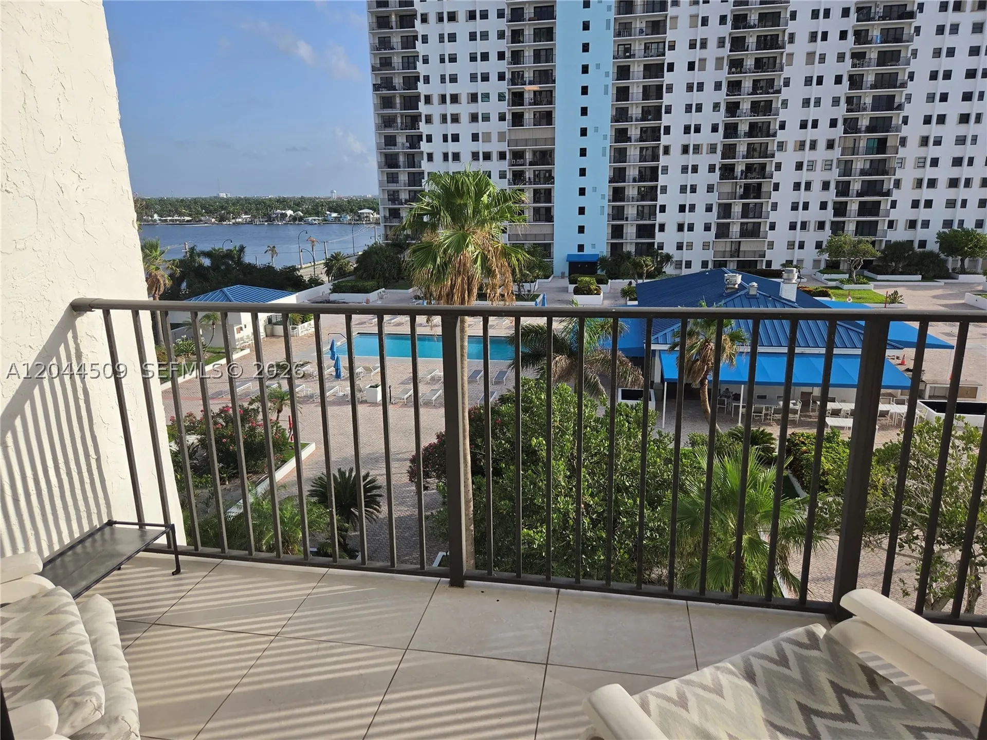 Hollywood FL 33019