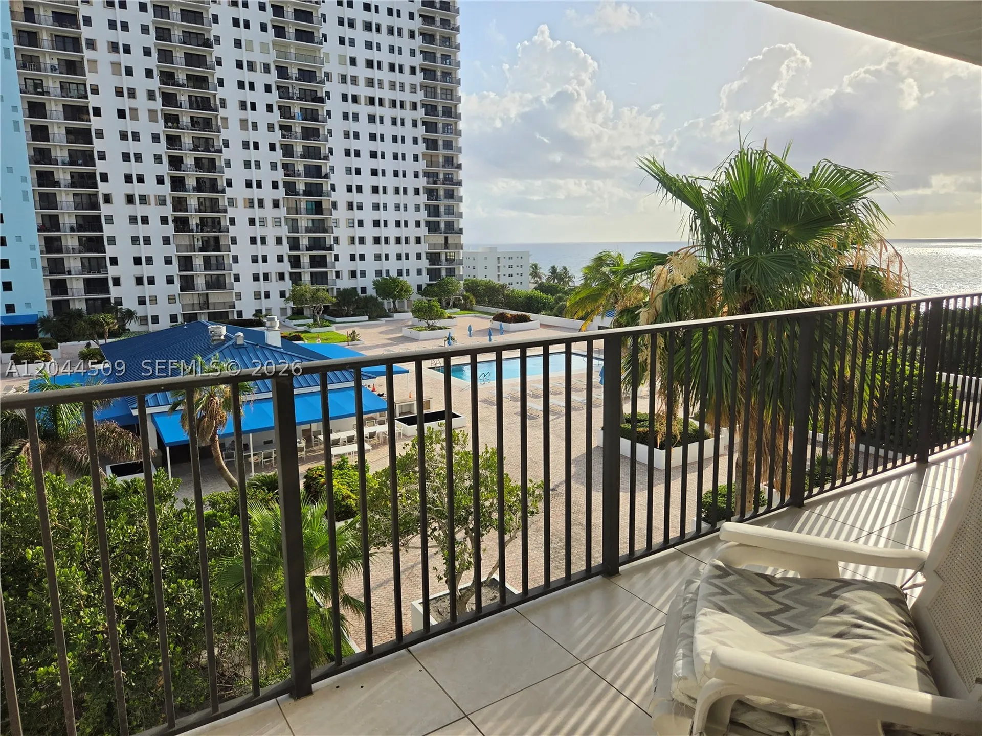 Hollywood FL 33019