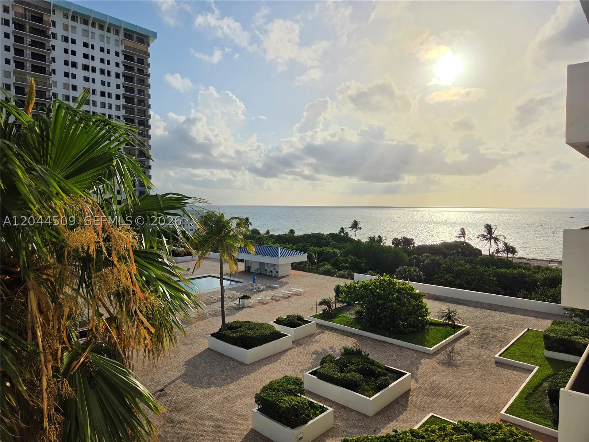 Hollywood FL 33019