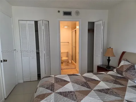 Hollywood FL 33019