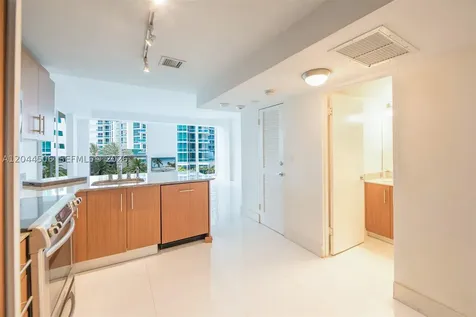 10275 E Collins Avenue Bal Harbour FL 33154
