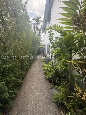 4230 SW 11th Street Miami FL 33134