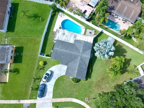 9820 NW 7th Street Pembroke Pines FL 33024