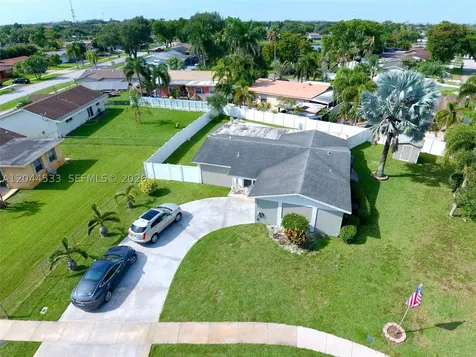 9820 NW 7th Street Pembroke Pines FL 33024