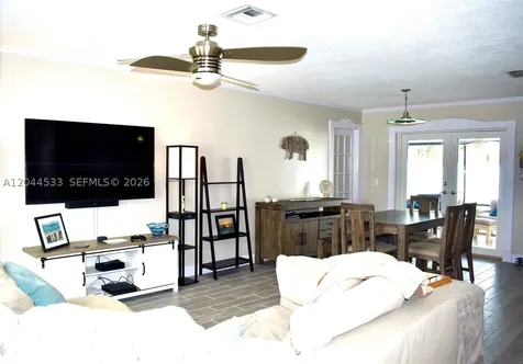 9820 NW 7th Street Pembroke Pines FL 33024