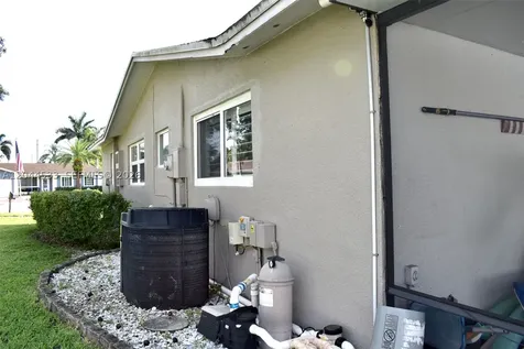 9820 NW 7th Street Pembroke Pines FL 33024