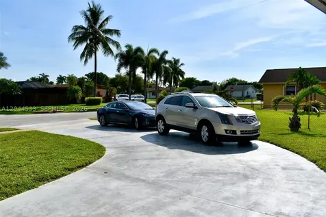 9820 NW 7th Street Pembroke Pines FL 33024