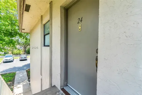 15350 SW 72nd Street Miami FL 33193