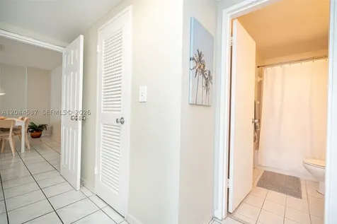 5601 Collins Avenue Miami Beach FL 33140