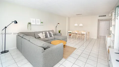 5601 Collins Avenue Miami Beach FL 33140