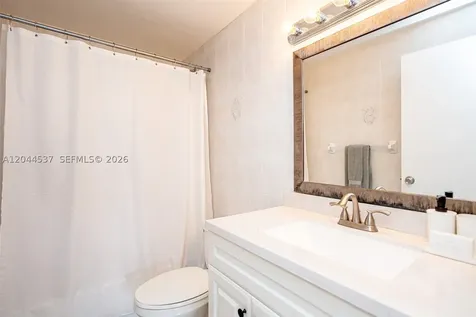5601 Collins Avenue Miami Beach FL 33140