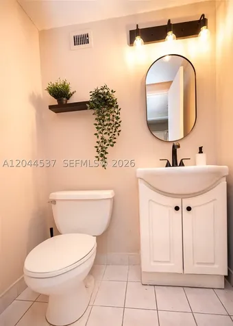 5601 Collins Avenue Miami Beach FL 33140
