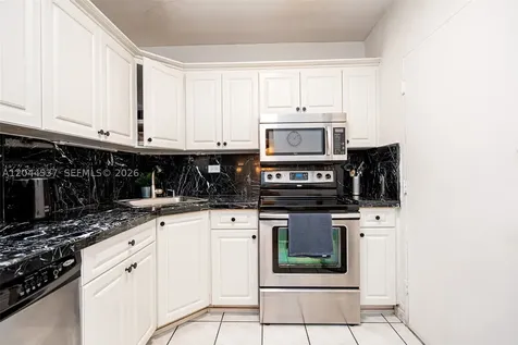 5601 Collins Avenue Miami Beach FL 33140