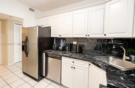 5601 Collins Avenue Miami Beach FL 33140