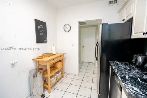 5601 Collins Avenue Miami Beach FL 33140