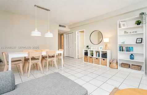 5601 Collins Avenue Miami Beach FL 33140