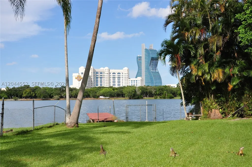 5630 SW 55th Avenue Davie FL 33314