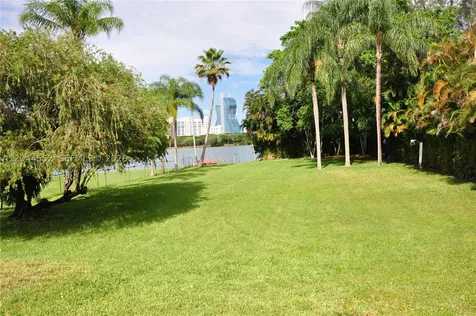 5630 SW 55th Avenue Davie FL 33314