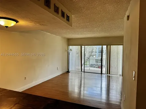 9371 Fontainebleau Boulevard Miami FL 33172