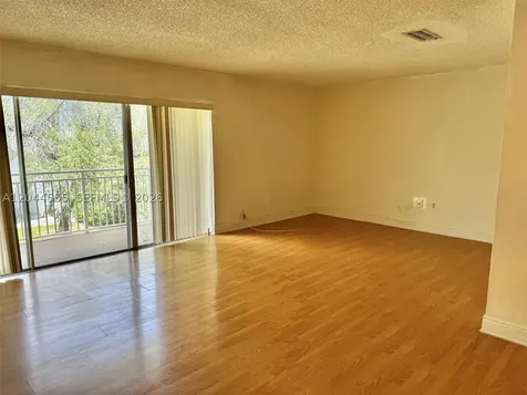 9371 Fontainebleau Boulevard Miami FL 33172