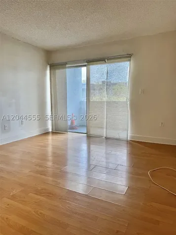 9371 Fontainebleau Boulevard Miami FL 33172