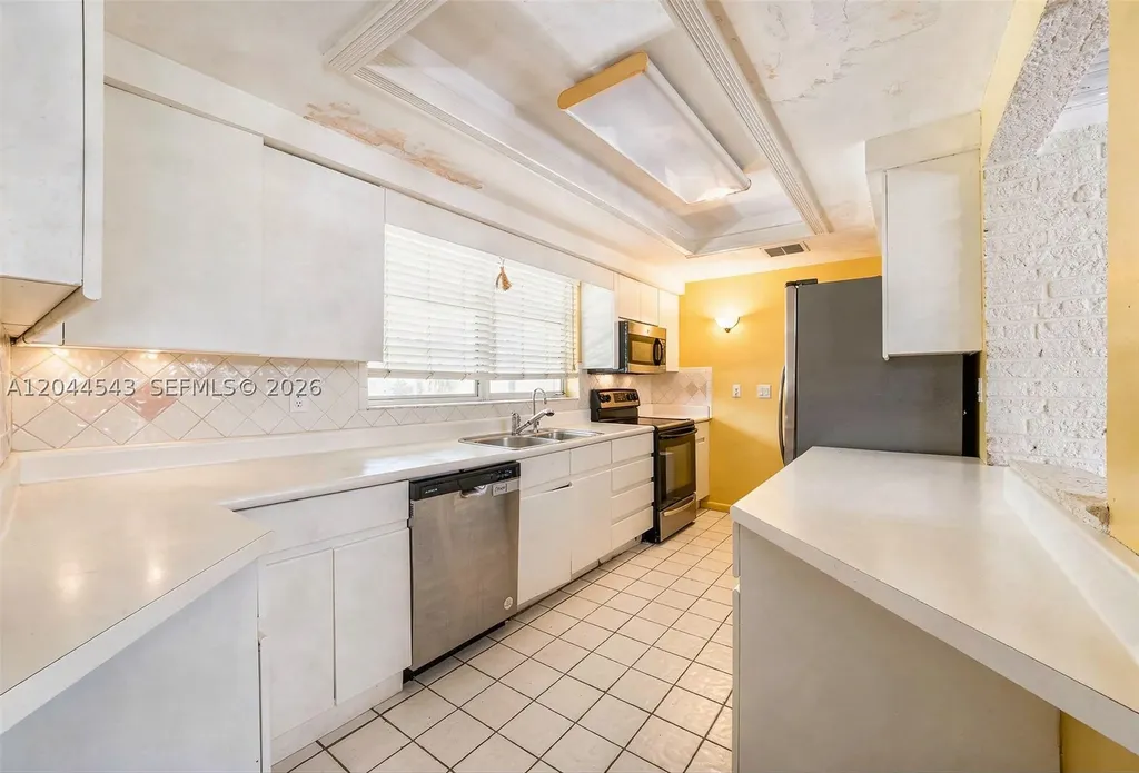 698 NW 7th Avenue Boca Raton FL 33486