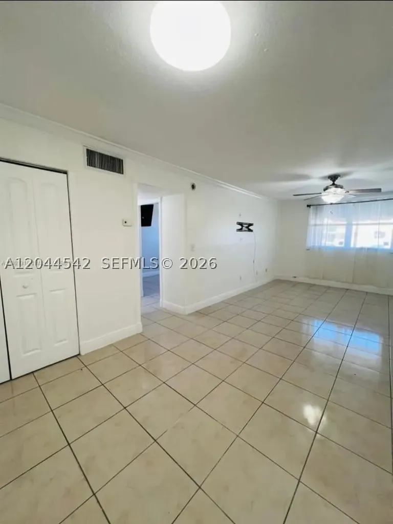 606 W 81st Street Hialeah FL 33014