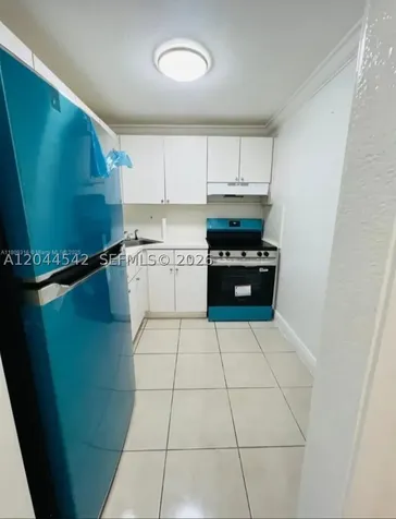 606 W 81st Street Hialeah FL 33014