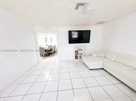 974 SE 1st Street Hialeah FL 33010