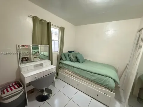 974 SE 1st Street Hialeah FL 33010