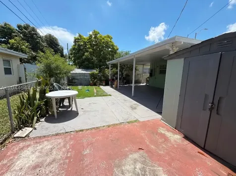 974 SE 1st Street Hialeah FL 33010