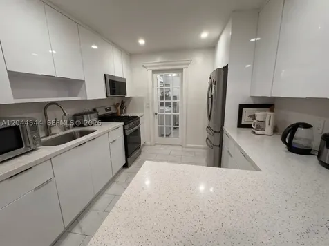 974 SE 1st Street Hialeah FL 33010