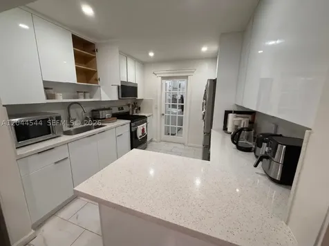 974 SE 1st Street Hialeah FL 33010
