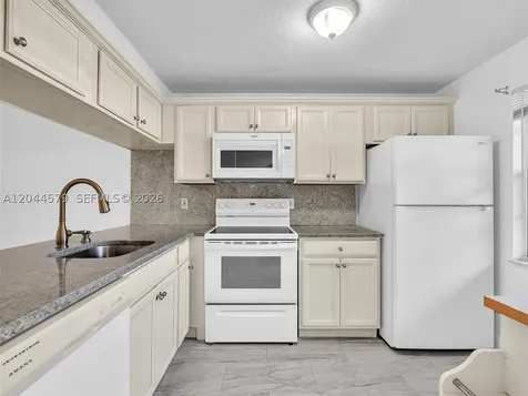 1212 SE Bahama Bend Coconut Creek FL 33066