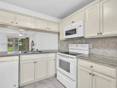 1212 SE Bahama Bend Coconut Creek FL 33066