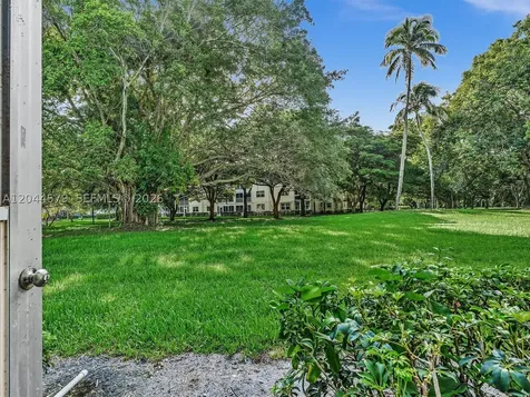 1212 SE Bahama Bend Coconut Creek FL 33066