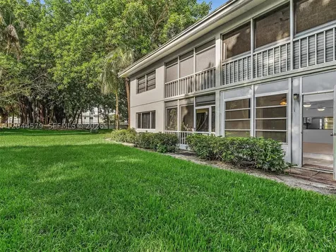 1212 SE Bahama Bend Coconut Creek FL 33066