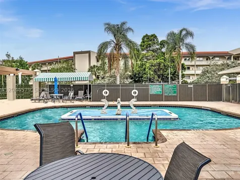 1212 SE Bahama Bend Coconut Creek FL 33066