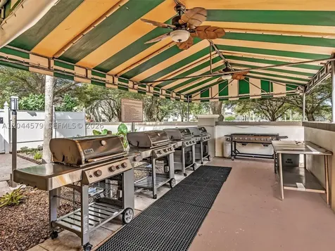 1212 SE Bahama Bend Coconut Creek FL 33066