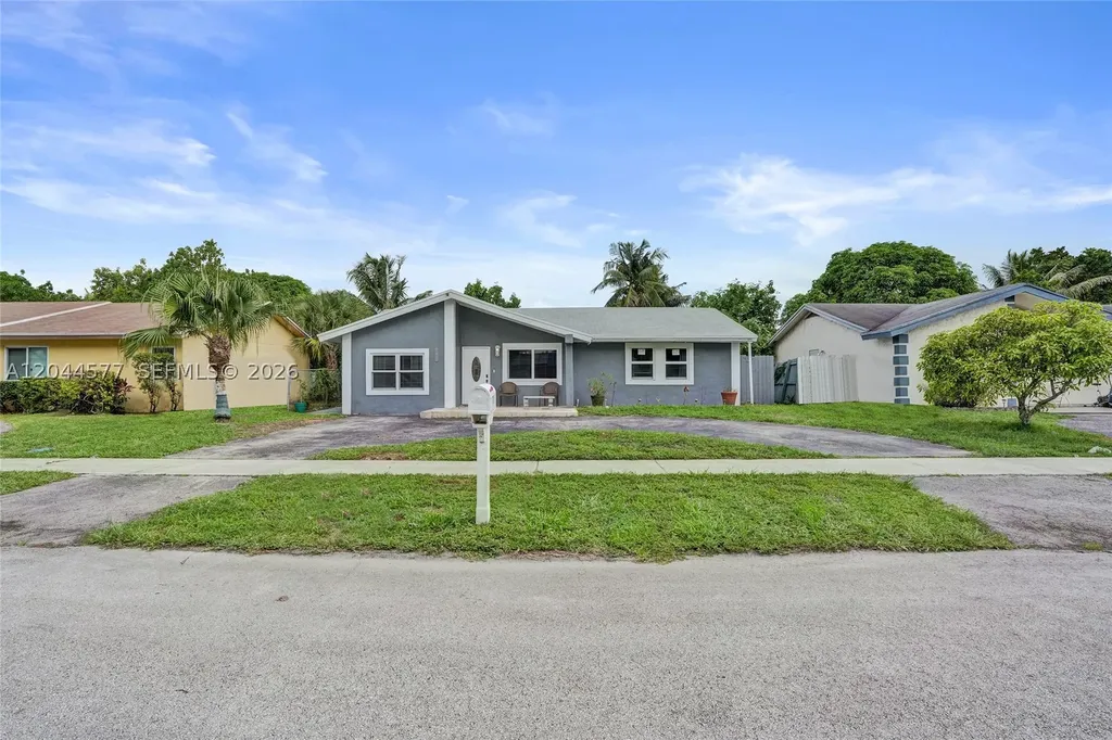 7812 SW 7th Place North Lauderdale FL 33068