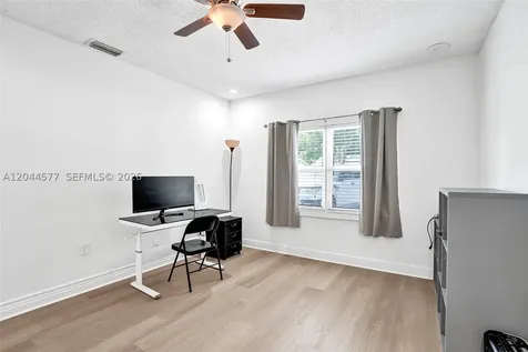 7812 SW 7th Place North Lauderdale FL 33068