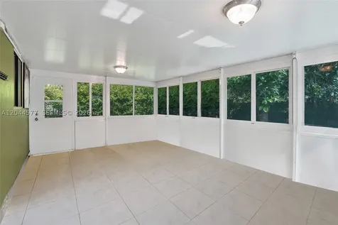 7812 SW 7th Place North Lauderdale FL 33068