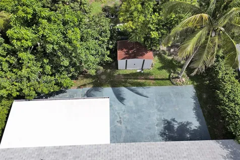 7812 SW 7th Place North Lauderdale FL 33068