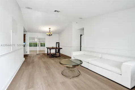 7812 SW 7th Place North Lauderdale FL 33068