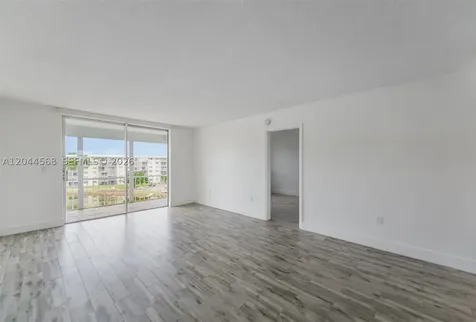 2851 Leonard Drive Aventura FL 33160